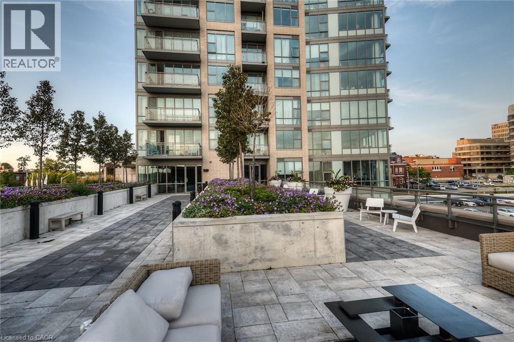 85 DUKE Street W Unit# 1404 thumbnail 5