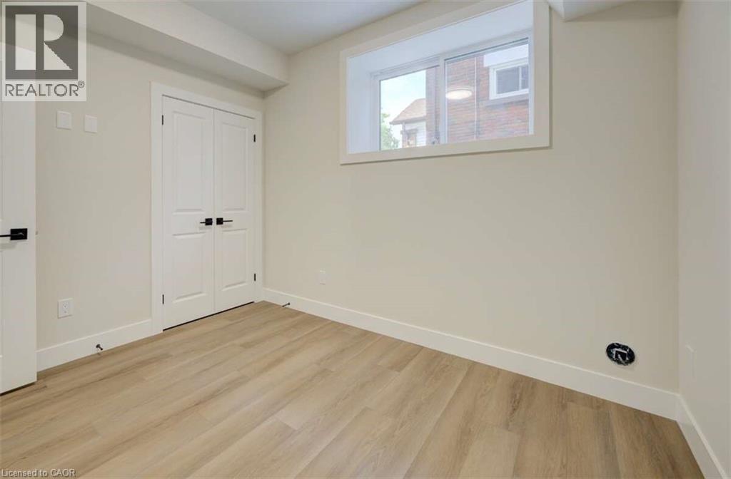 17 PETER Street Unit# 1 thumbnail 16