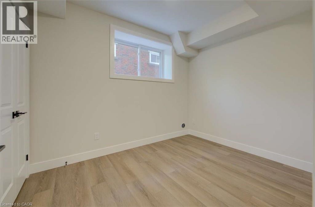 17 PETER Street Unit# 1 thumbnail 17