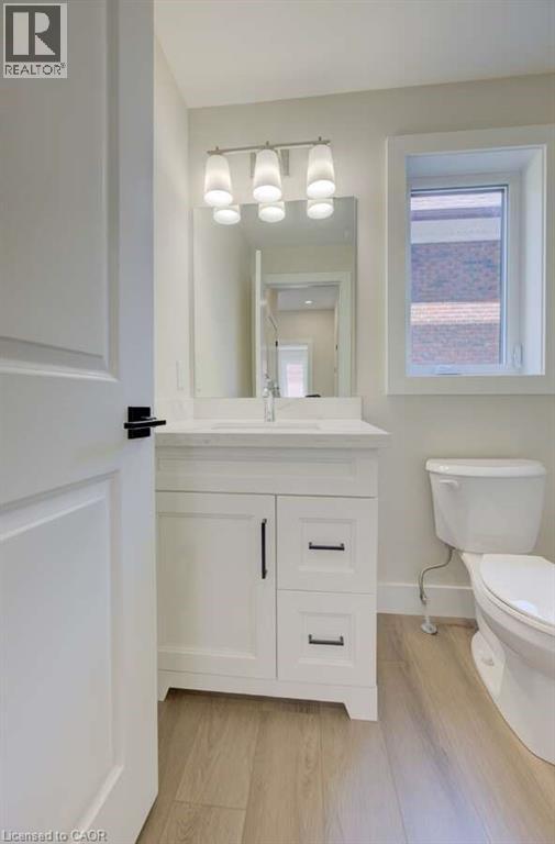 17 PETER Street Unit# 4 thumbnail 9