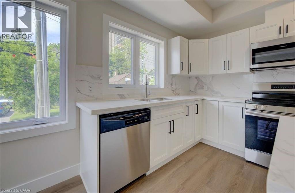 17 PETER Street Unit# 4 thumbnail 3