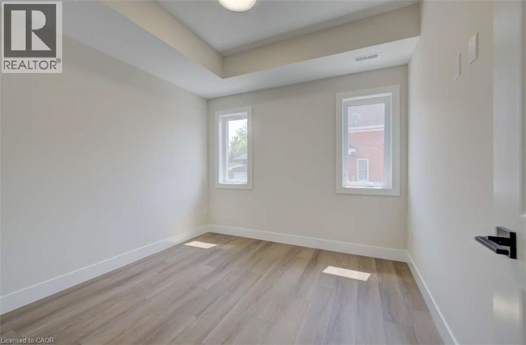 17 PETER Street Unit# 4 thumbnail 12