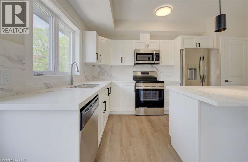 17 PETER Street Unit# 4 thumbnail 4