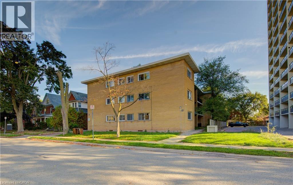 50 GORDON Avenue thumbnail 3