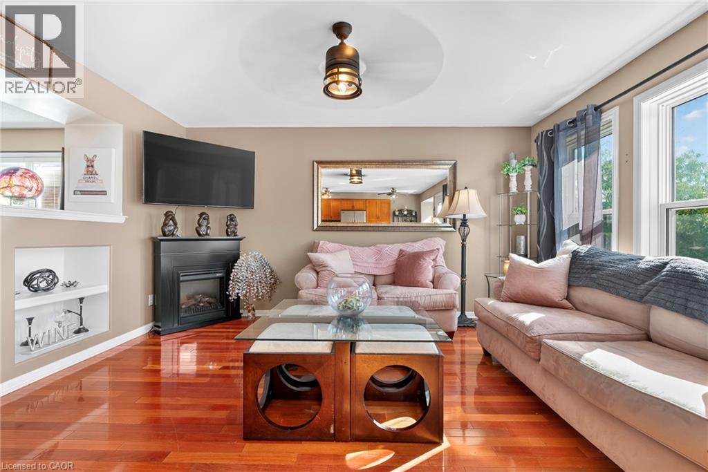 92 BAGGS Crescent thumbnail 10