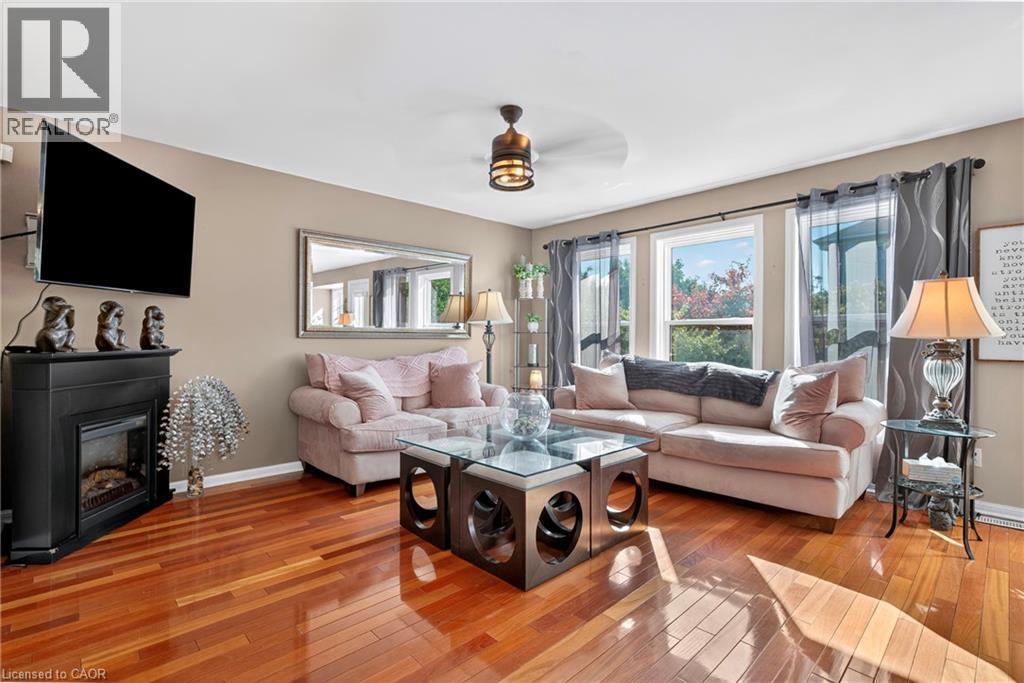 92 BAGGS Crescent thumbnail 12