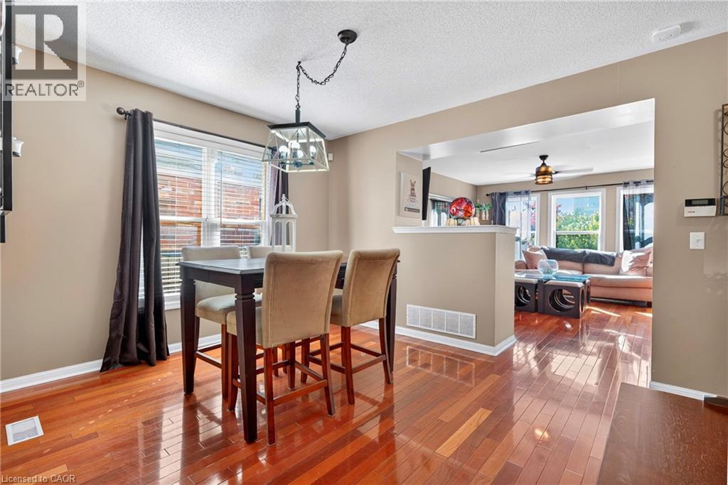 92 BAGGS Crescent thumbnail 15