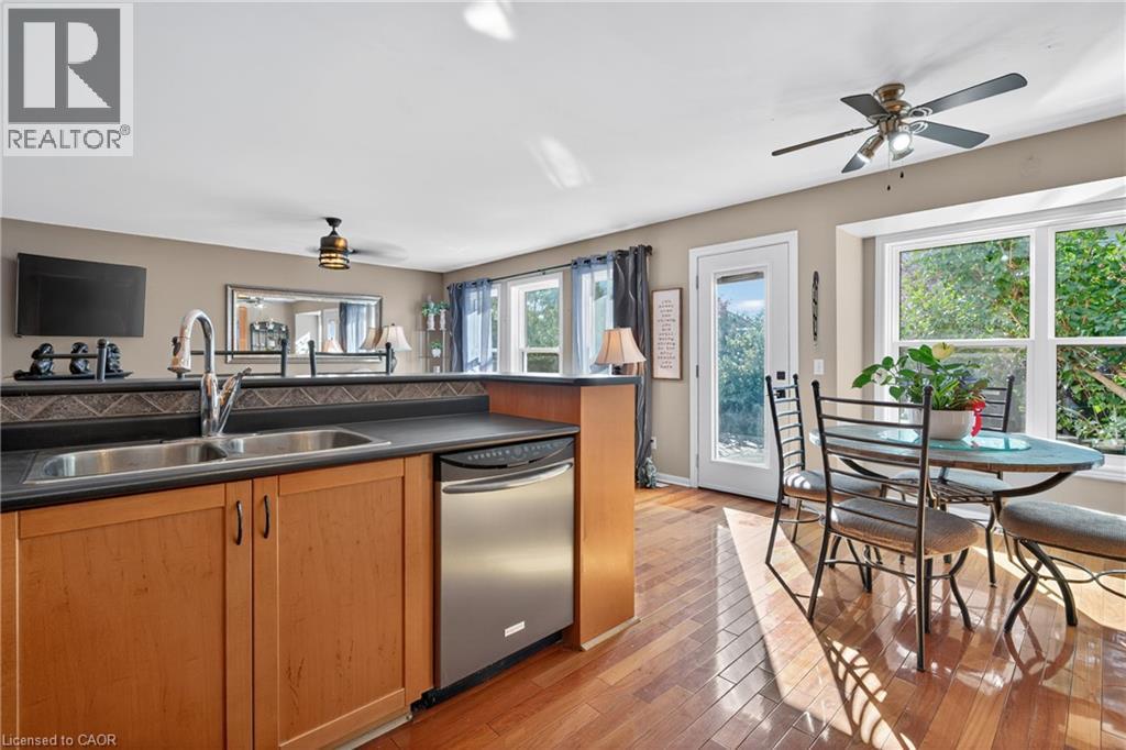 92 BAGGS Crescent thumbnail 6