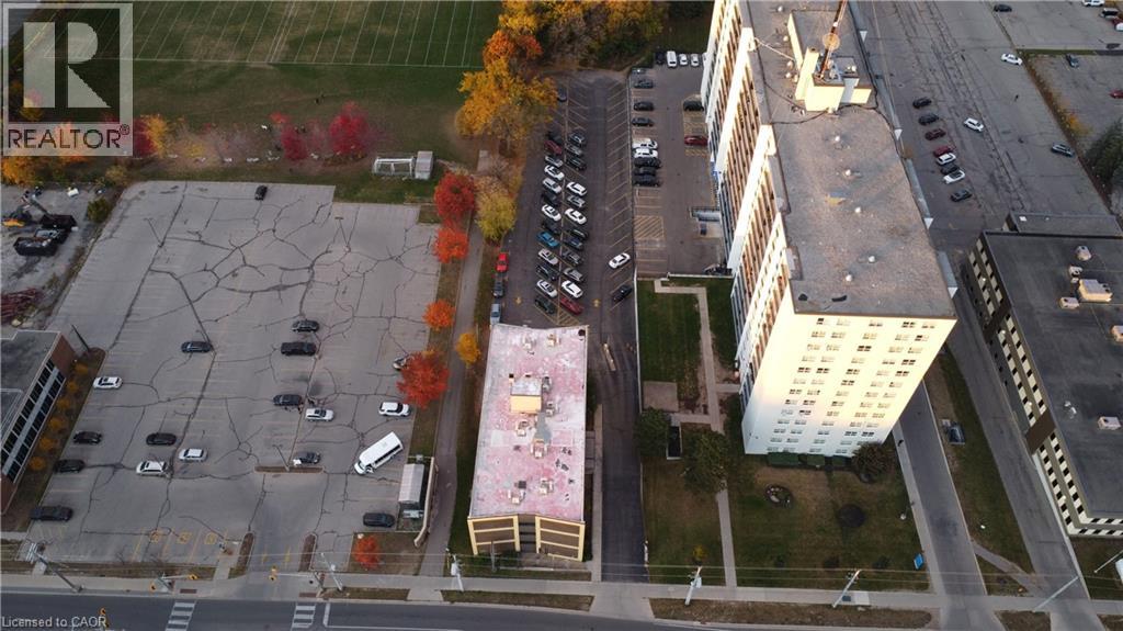 824 KING Street W thumbnail 10