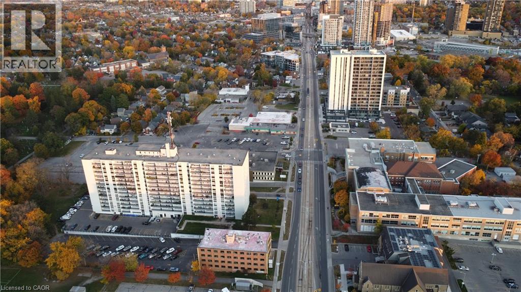 824 KING Street W thumbnail 12