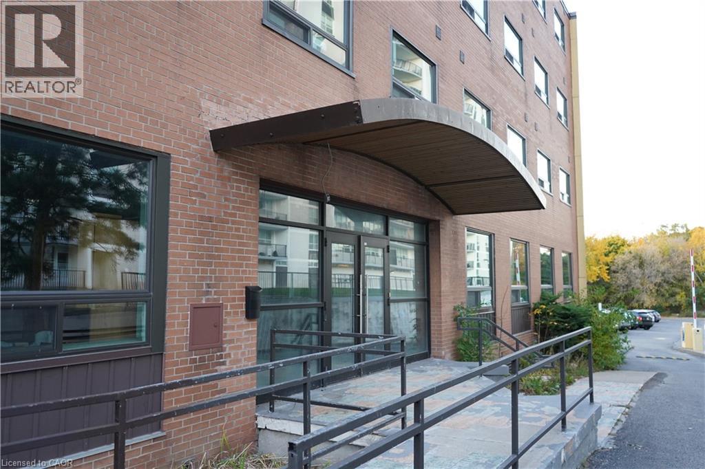 824 KING Street W thumbnail 4