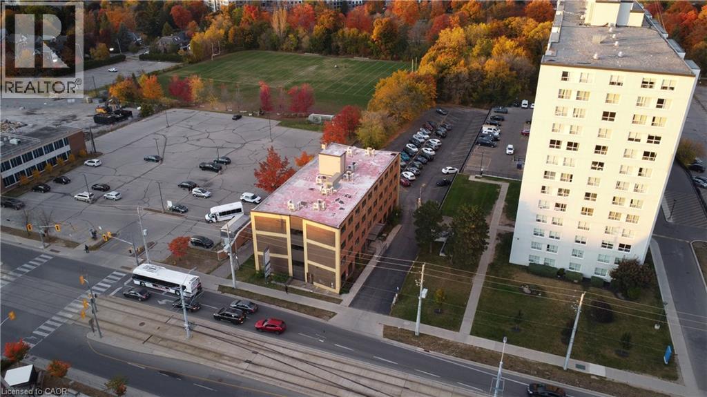 824 KING Street W thumbnail 9