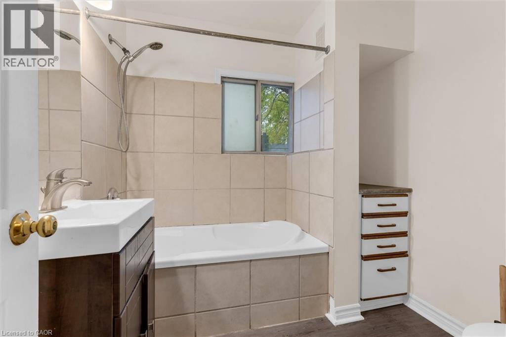 62 BOND Street thumbnail 12