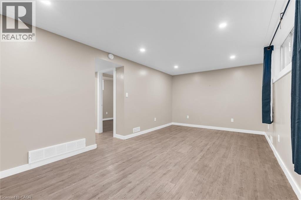 62 BOND Street thumbnail 16