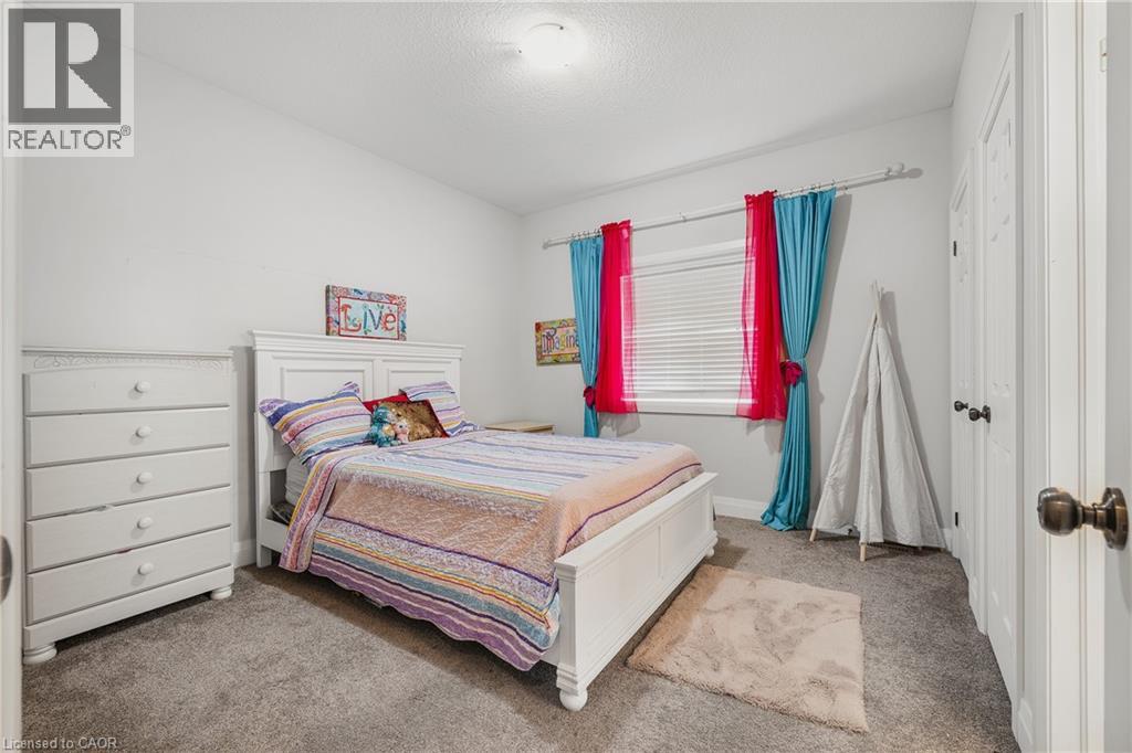 346 MOORLANDS Crescent thumbnail 22