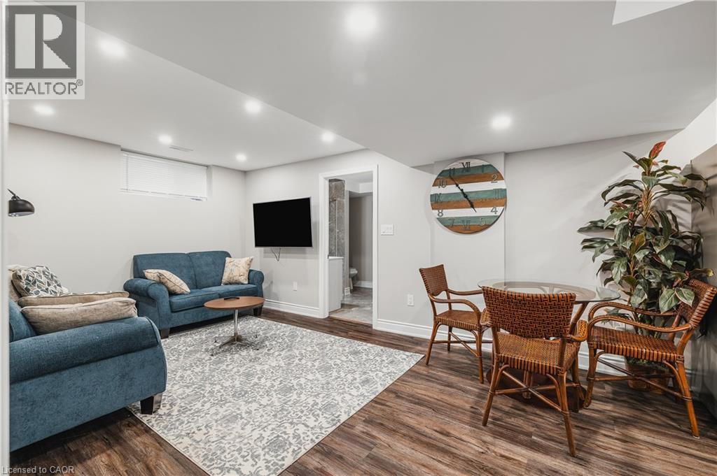 346 MOORLANDS Crescent thumbnail 28