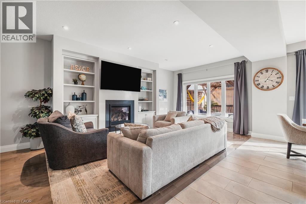 346 MOORLANDS Crescent thumbnail 7