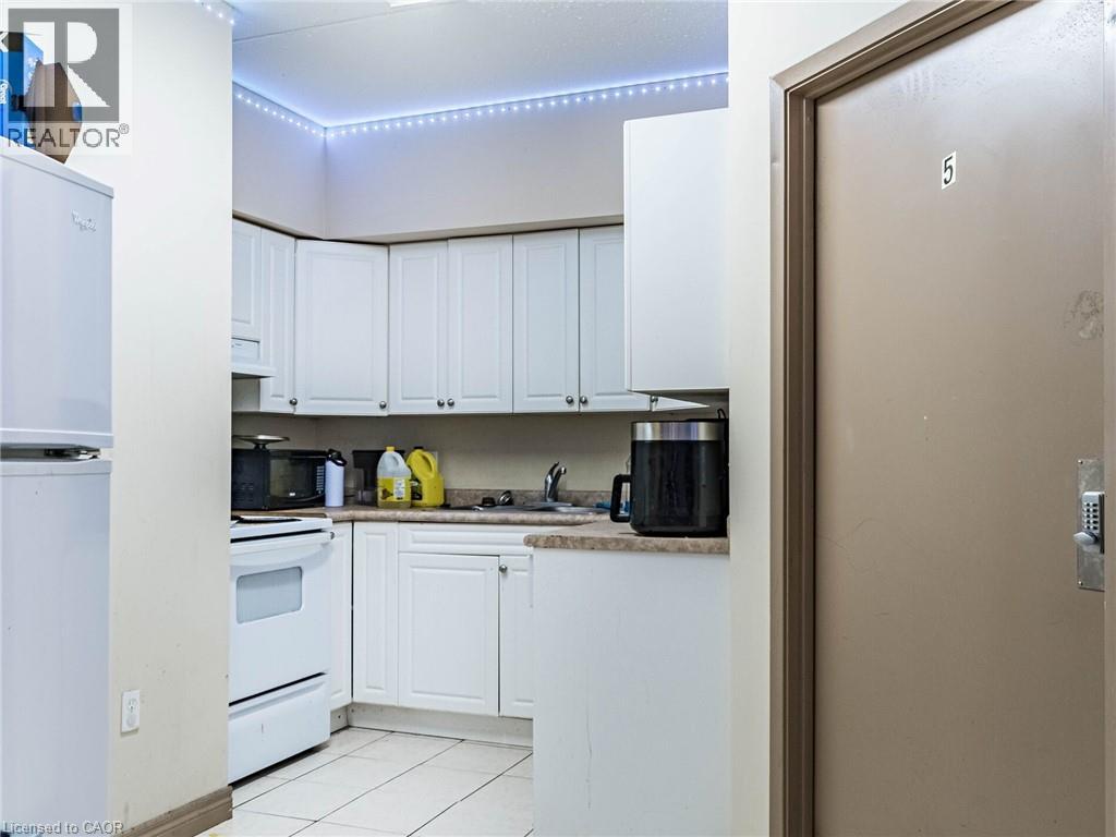 251 LESTER Street Unit# 203 thumbnail 6