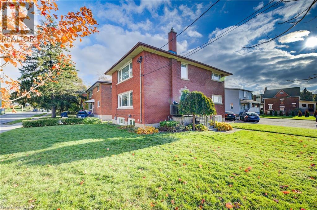 263 HIGHLAND Road W thumbnail 4