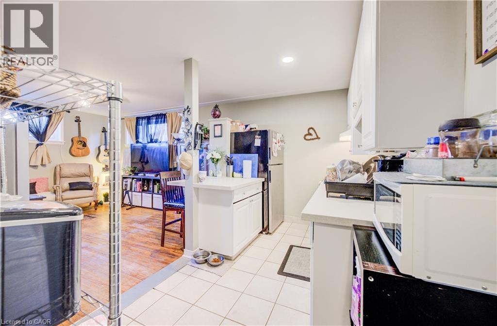 263 HIGHLAND Road W thumbnail 38