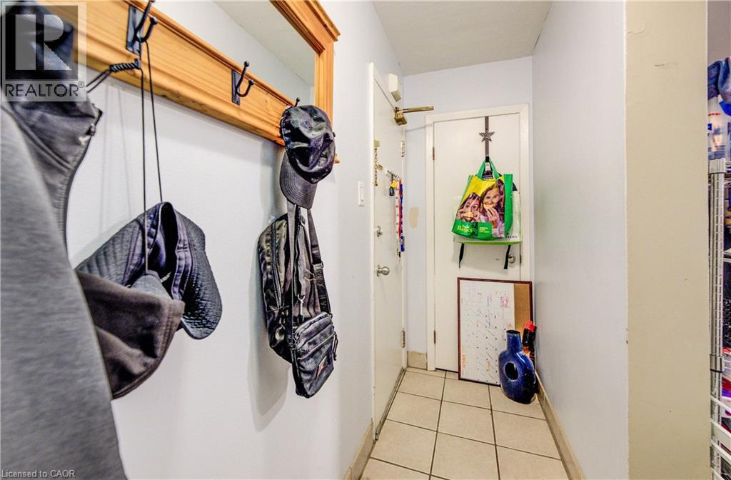 263 HIGHLAND Road W thumbnail 37