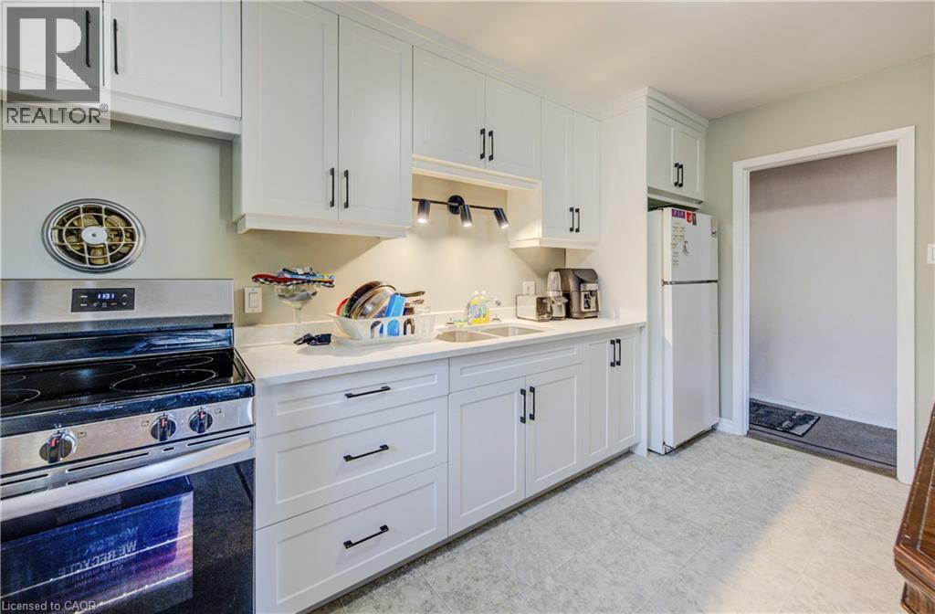 263 HIGHLAND Road W thumbnail 20