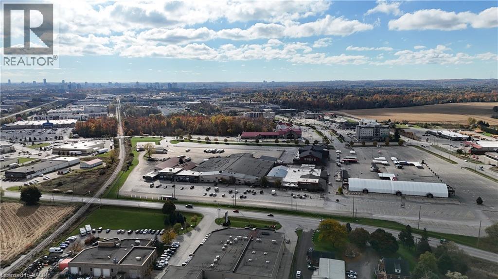 926 KING Street N thumbnail 15