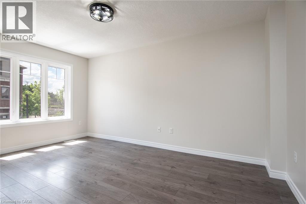 70 WILLOWRUN Drive Unit# J-3 thumbnail 5