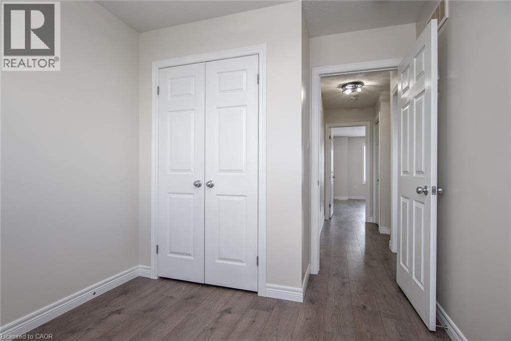 70 WILLOWRUN Drive Unit# J-3 thumbnail 23