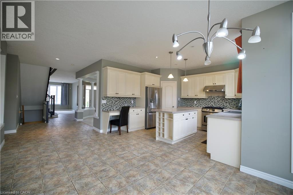 711 CEDAR BEND Drive thumbnail 14