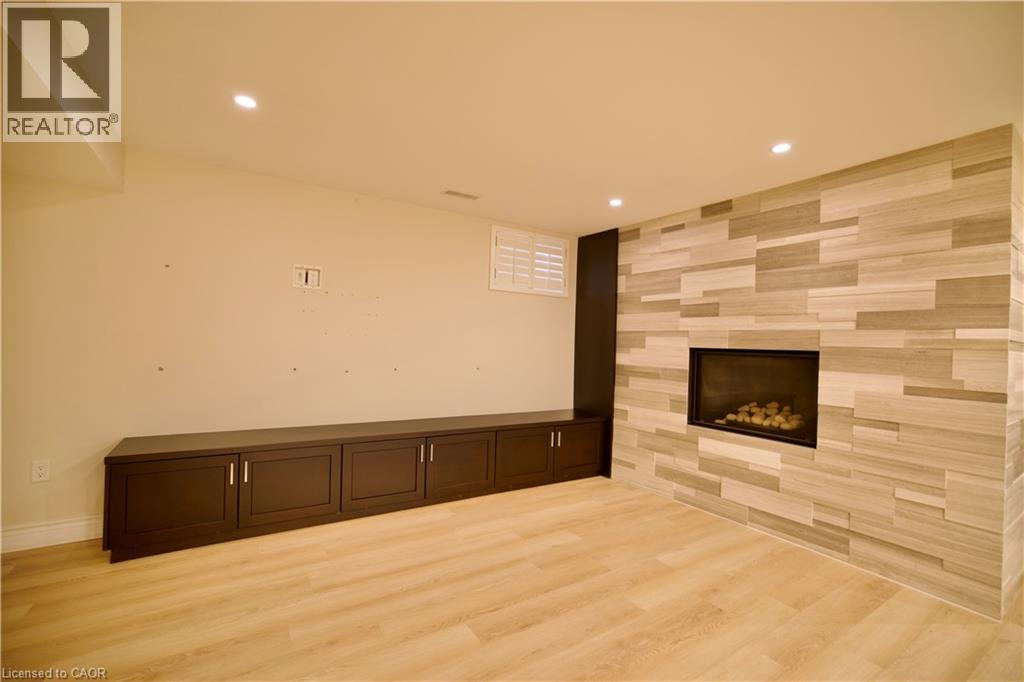 711 CEDAR BEND Drive thumbnail 41