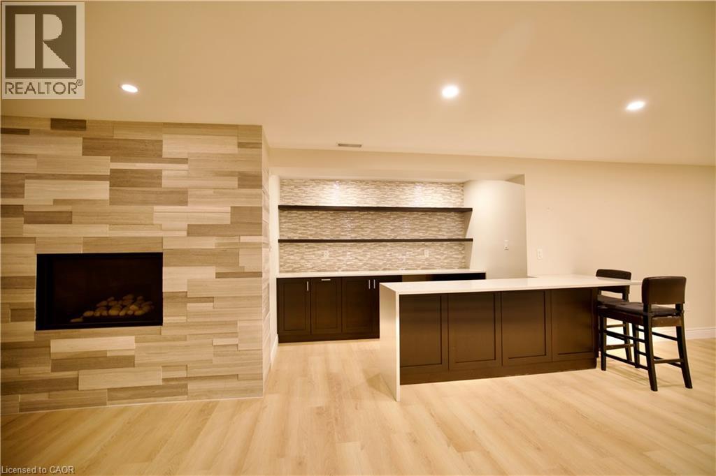 711 CEDAR BEND Drive thumbnail 43