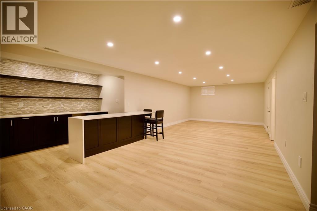 711 CEDAR BEND Drive thumbnail 44