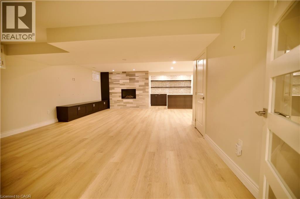 711 CEDAR BEND Drive thumbnail 45