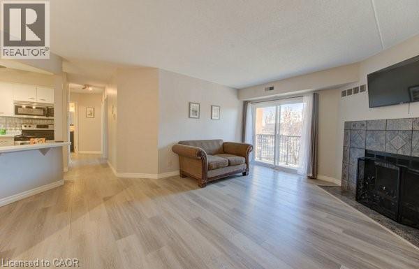 3085 KINGSWAY Drive Unit# 27 thumbnail 7