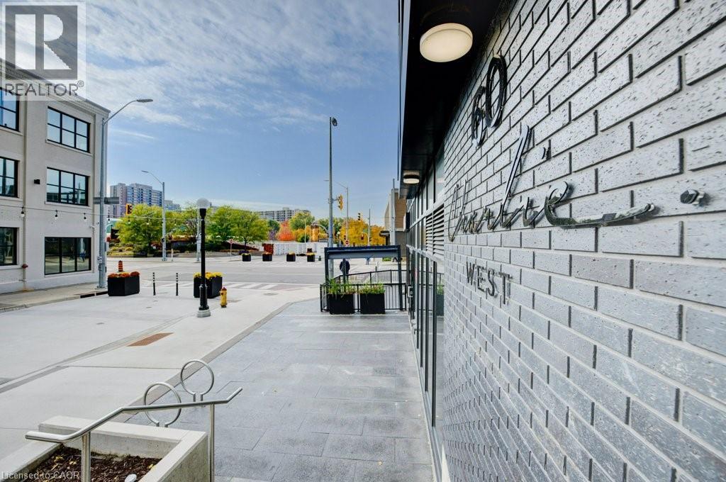 60 CHARLES Street W Unit# 2210 thumbnail 2