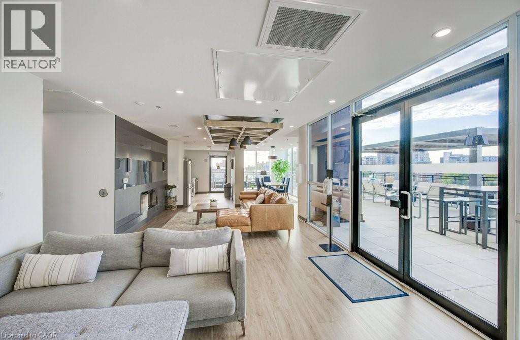 60 CHARLES Street W Unit# 2210 thumbnail 32