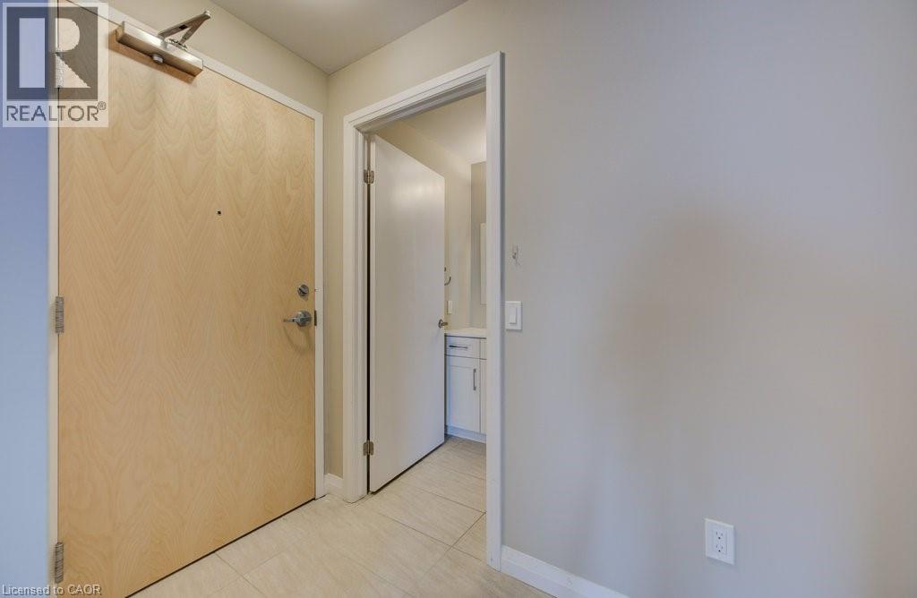 60 CHARLES Street W Unit# 2210 thumbnail 6