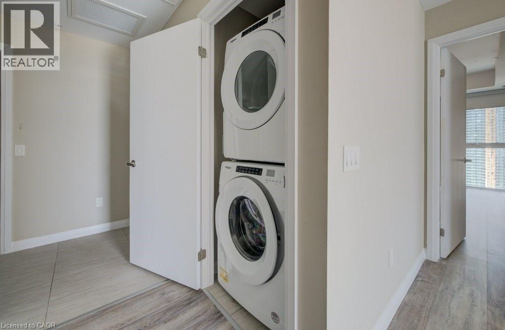 60 CHARLES Street W Unit# 2210 thumbnail 8