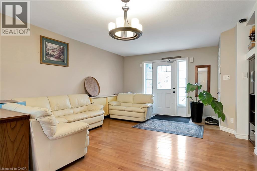 1392 DOON VILLAGE Road thumbnail 3