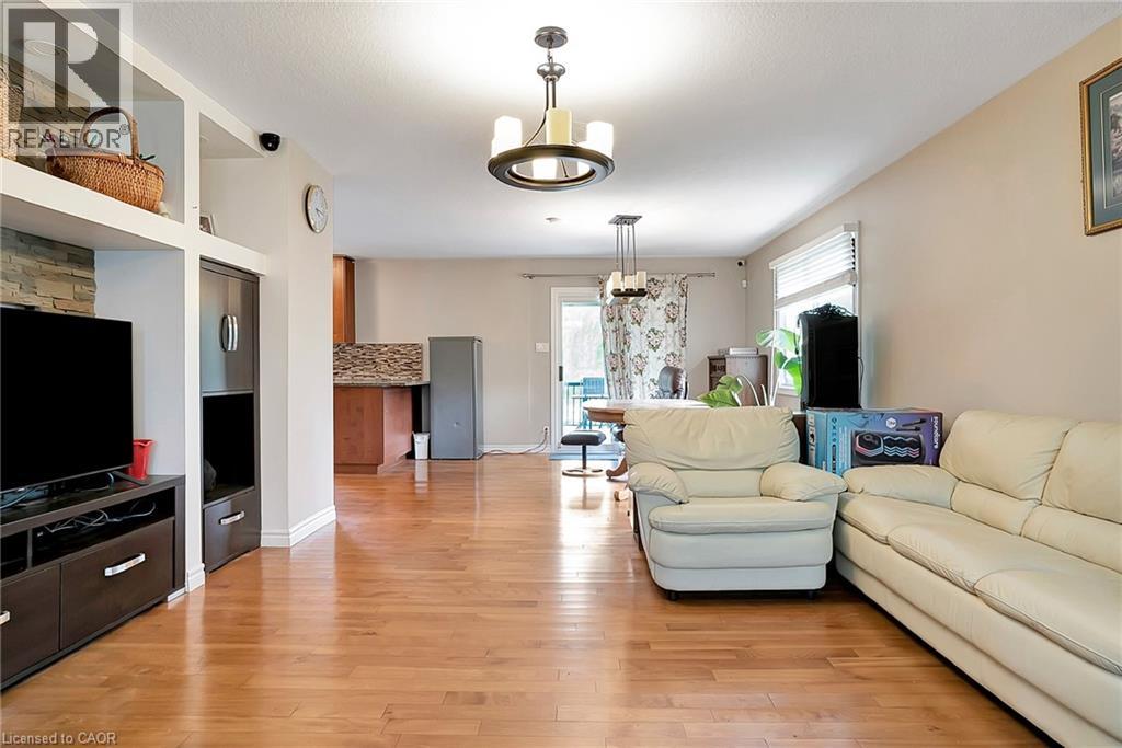 1392 DOON VILLAGE Road thumbnail 5