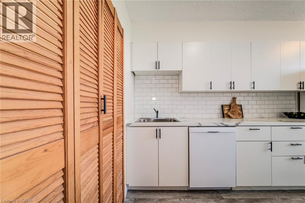 81 CHURCH Street Unit# 1504 thumbnail 10