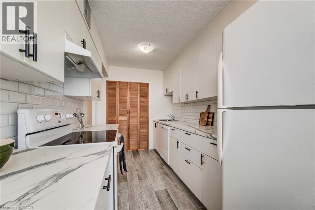 81 CHURCH Street Unit# 1504 thumbnail 14