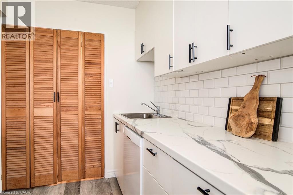 81 CHURCH Street Unit# 1504 thumbnail 15