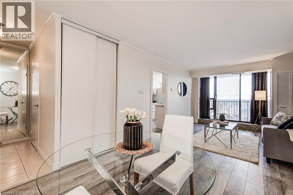 81 CHURCH Street Unit# 1504 thumbnail 4