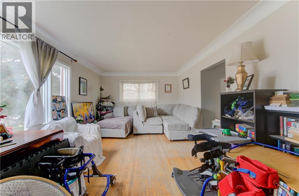 27 MARGARET Avenue N thumbnail 23