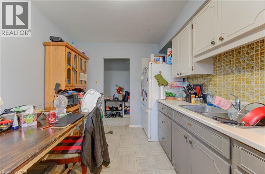 27 MARGARET Avenue N thumbnail 25