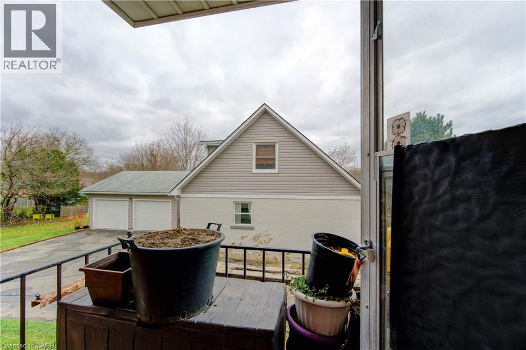 27 MARGARET Avenue N thumbnail 30