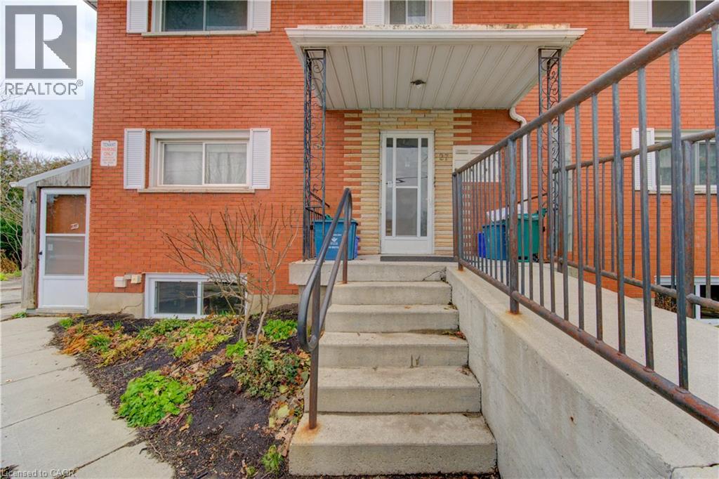 27 MARGARET Avenue N thumbnail 5