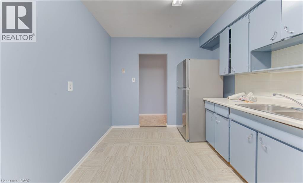 27 MARGARET Avenue N thumbnail 8